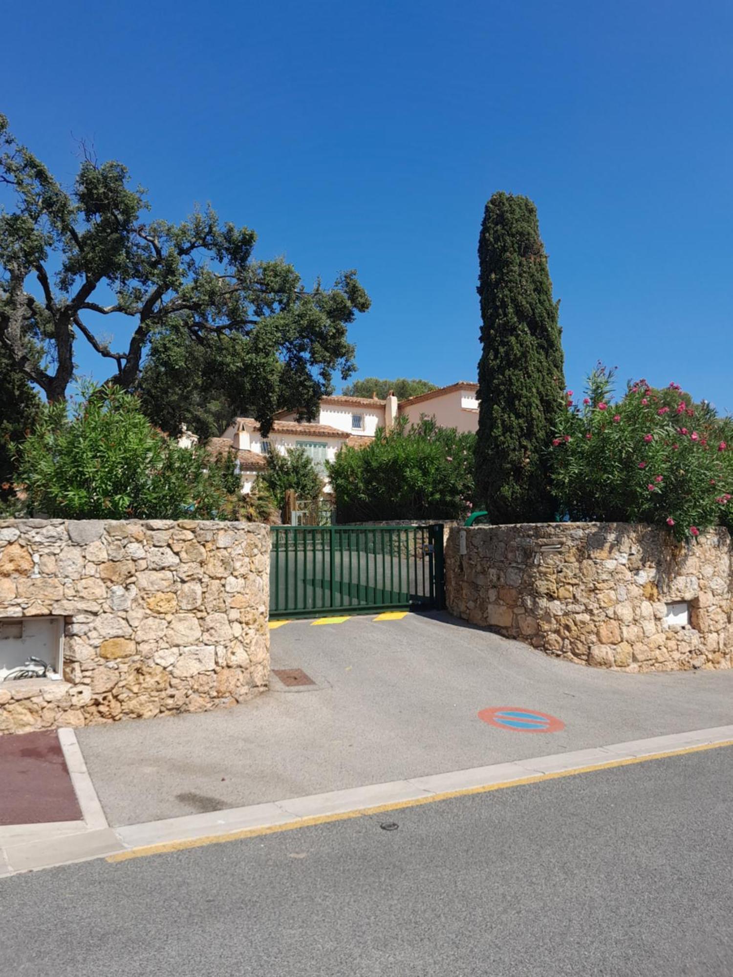 Le Mediterraneo Saint Aygulf Εξωτερικό φωτογραφία